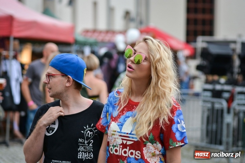 Zdjęcie w galerii na portalu naszraciborz.pl: Muzyka, efekty specjalne i... deszcz, czyli INTRO Festival 2017 już za nami! wiadomości z regionu