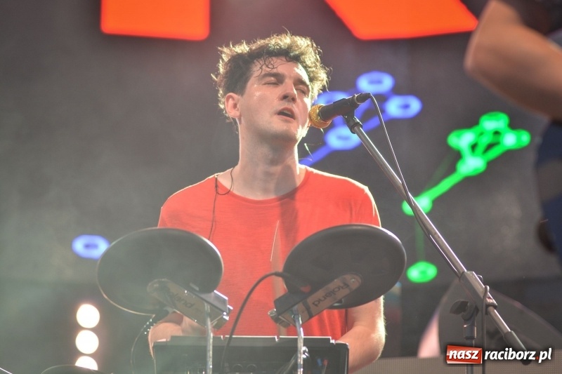 Zdjęcie w galerii na portalu naszraciborz.pl: Muzyka, efekty specjalne i... deszcz, czyli INTRO Festival 2017 już za nami! wiadomości z regionu