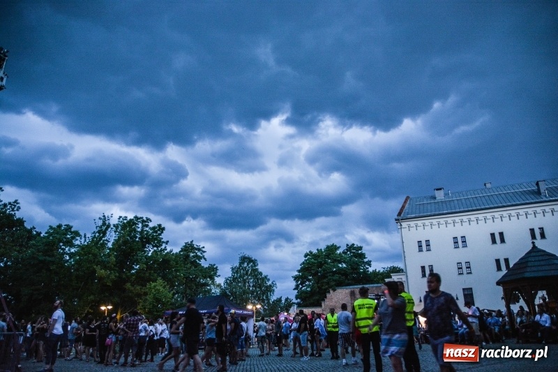 Zdjęcie w galerii na portalu naszraciborz.pl: Muzyka, efekty specjalne i... deszcz, czyli INTRO Festival 2017 już za nami! wiadomości z regionu