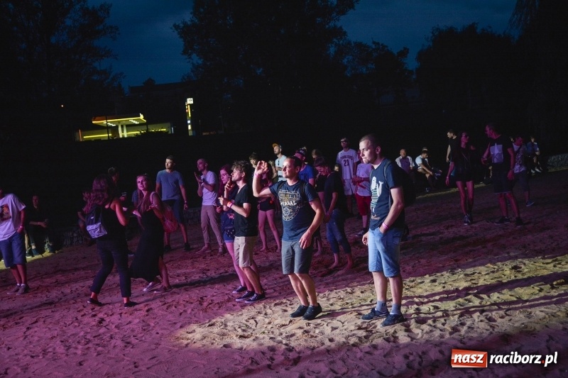 Zdjęcie w galerii na portalu naszraciborz.pl: Muzyka, efekty specjalne i... deszcz, czyli INTRO Festival 2017 już za nami! wiadomości z regionu