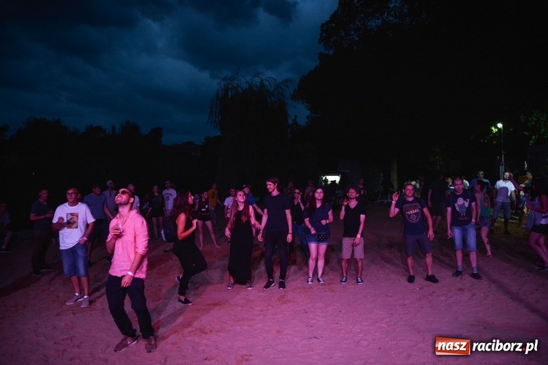 Zdjęcie w galerii na portalu naszraciborz.pl: Muzyka, efekty specjalne i... deszcz, czyli INTRO Festival 2017 już za nami! wiadomości z regionu