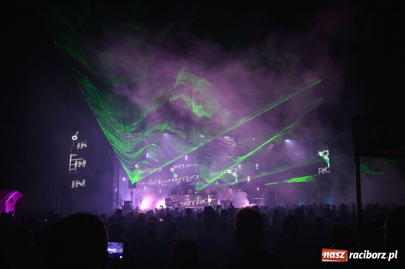 Zdjęcie w galerii na portalu naszraciborz.pl: Muzyka, efekty specjalne i... deszcz, czyli INTRO Festival 2017 już za nami! wiadomości z regionu
