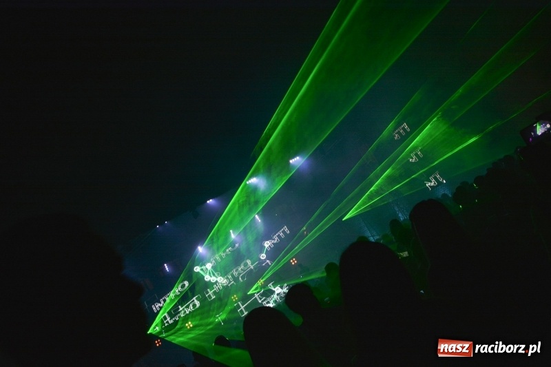 Zdjęcie w galerii na portalu naszraciborz.pl: Muzyka, efekty specjalne i... deszcz, czyli INTRO Festival 2017 już za nami! wiadomości z regionu