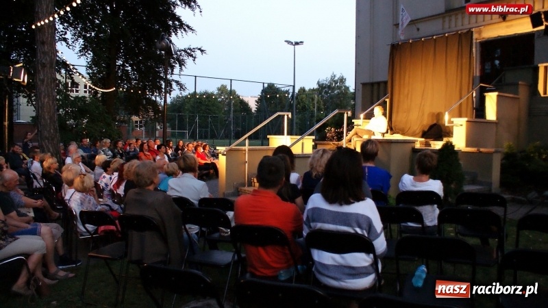 Zdjęcie w galerii na portalu naszraciborz.pl: Letni Teatr na Schodach: taksiarz i śmierć wiadomości z regionu