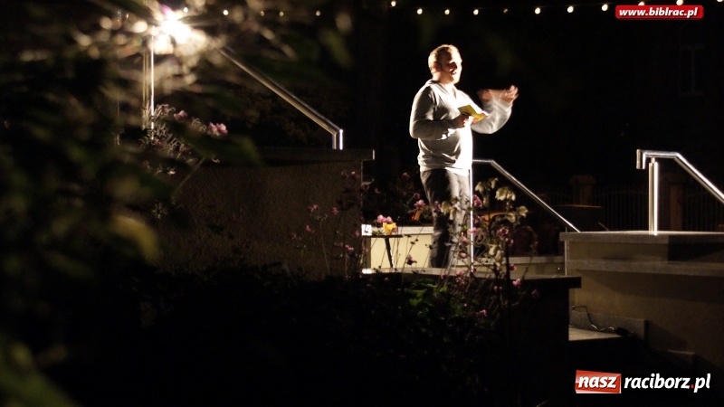 Zdjęcie w galerii na portalu naszraciborz.pl: Letni Teatr na Schodach: taksiarz i śmierć wiadomości z regionu