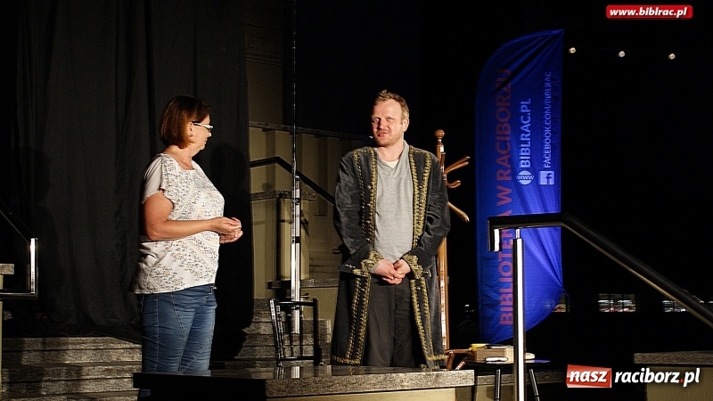 Zdjęcie w galerii na portalu naszraciborz.pl: Letni Teatr na Schodach: taksiarz i śmierć wiadomości z regionu