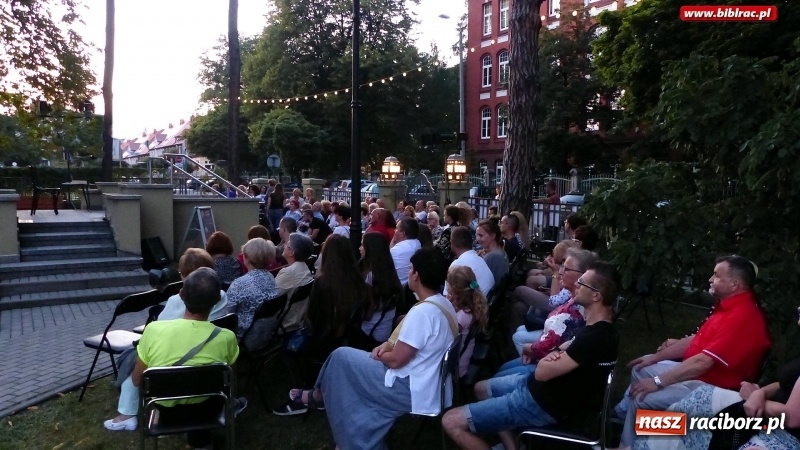 Zdjęcie w galerii na portalu naszraciborz.pl: Letni Teatr na Schodach: taksiarz i śmierć wiadomości z regionu