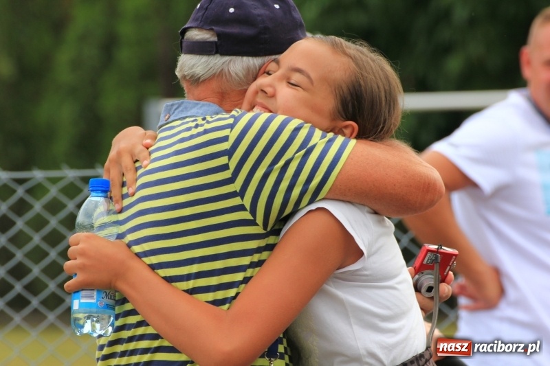 Zdjęcie w galerii na portalu naszraciborz.pl: Ruszyła 29. piesza pielgrzymka z Lubomi na Jasną Górę. 21 pielgrzymów z gminy Kornowac wiadomości z regionu