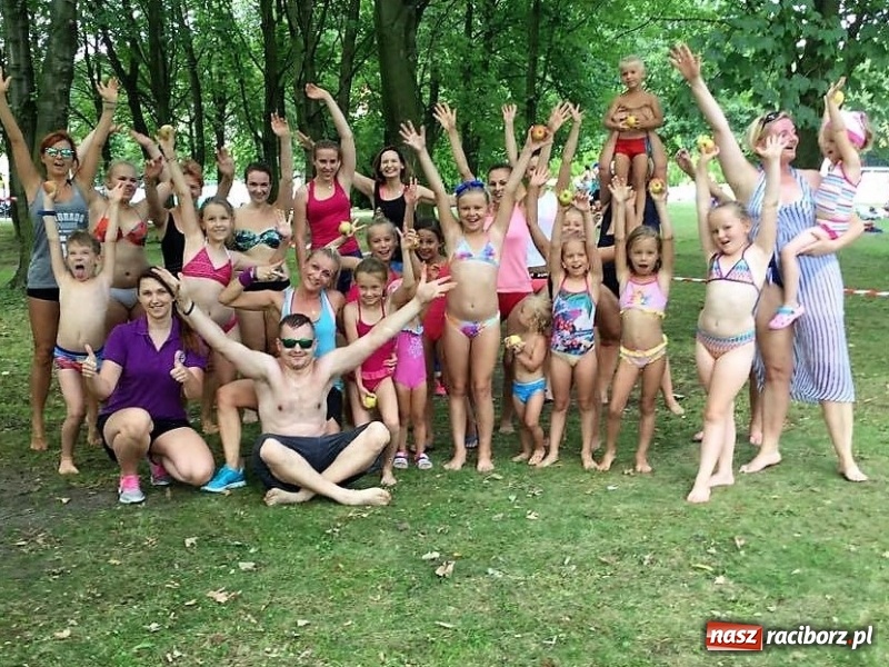 Zdjęcie w galerii na portalu naszraciborz.pl: Akademia Fitness prowadzi darmowe zajęcia na basenie Obora wiadomości z regionu