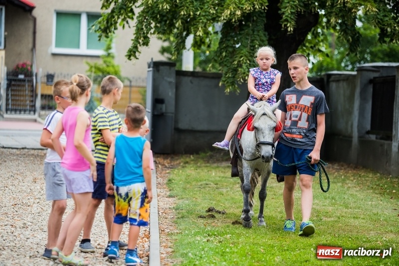 Zdjęcie w galerii na portalu naszraciborz.pl: Proboszcz z Bojanowa pożegnał się z parafianami wiadomości z regionu