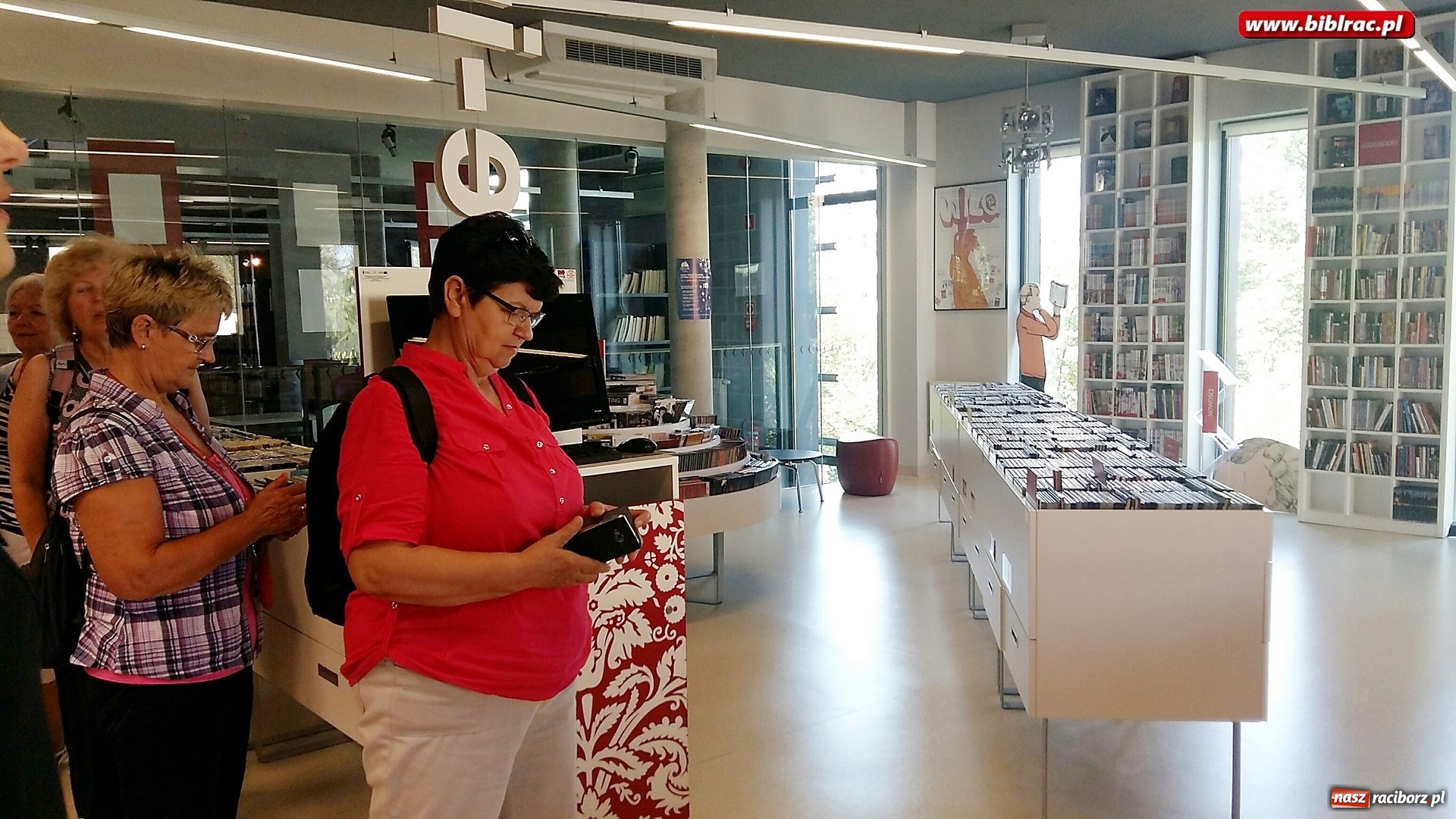 Zdjęcie w galerii na portalu naszraciborz.pl: Klub Przyjaciół Biblioteki na Ostrogu wybrał się na wycieczkę do Opola  wiadomości z regionu