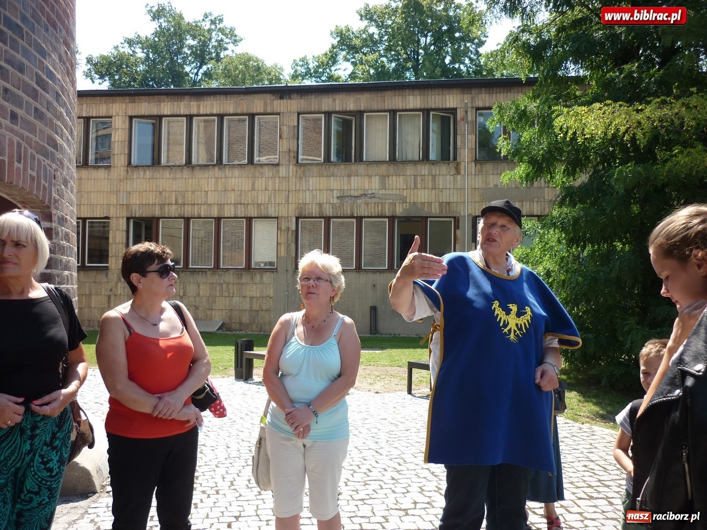 Zdjęcie w galerii na portalu naszraciborz.pl: Klub Przyjaciół Biblioteki na Ostrogu wybrał się na wycieczkę do Opola  wiadomości z regionu