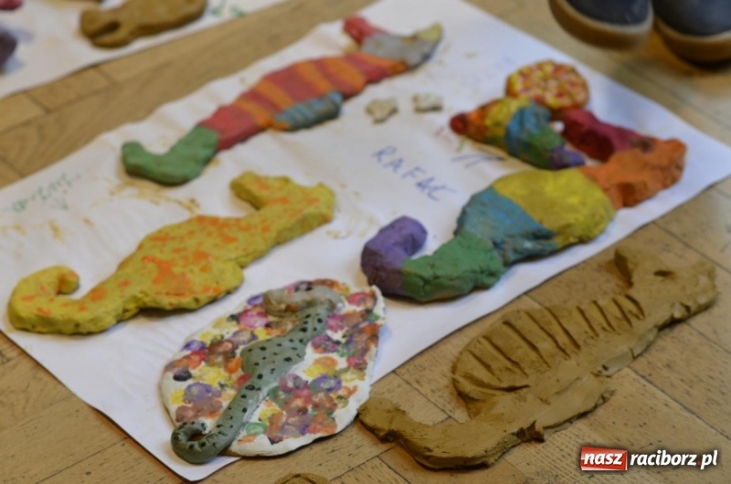 Zdjęcie w galerii na portalu naszraciborz.pl: W Raciborskim Centrum Kultury zakończyły się letnie warsztaty rzeźby w glinie wiadomości z regionu