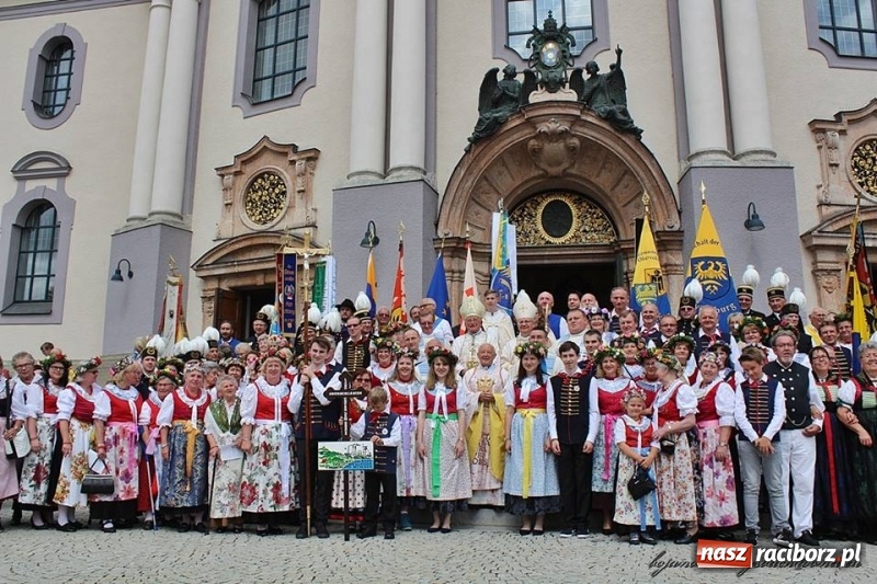 Zdjęcie w galerii na portalu naszraciborz.pl: Raciborzanie na 64. Pielgrzymce Górnoślązaków w Altötting wiadomości z regionu