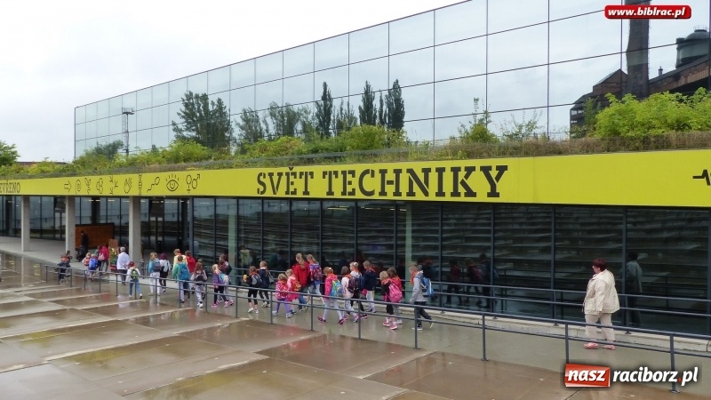 Zdjęcie w galerii na portalu naszraciborz.pl: Lato z Biblioteką - książnica zorganizowała wycieczkę do Świata Techniki w Ostrawie  wiadomości z regionu
