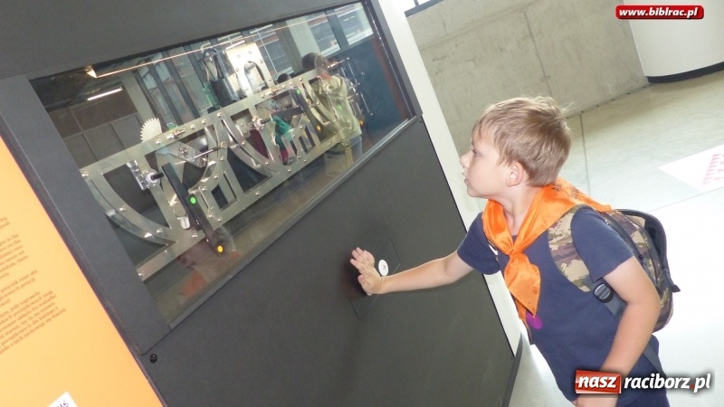 Zdjęcie w galerii na portalu naszraciborz.pl: Lato z Biblioteką - książnica zorganizowała wycieczkę do Świata Techniki w Ostrawie  wiadomości z regionu