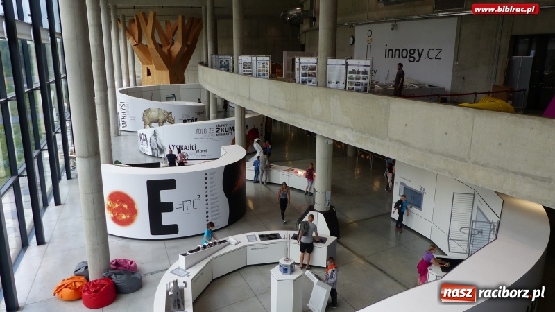 Zdjęcie w galerii na portalu naszraciborz.pl: Lato z Biblioteką - książnica zorganizowała wycieczkę do Świata Techniki w Ostrawie  wiadomości z regionu