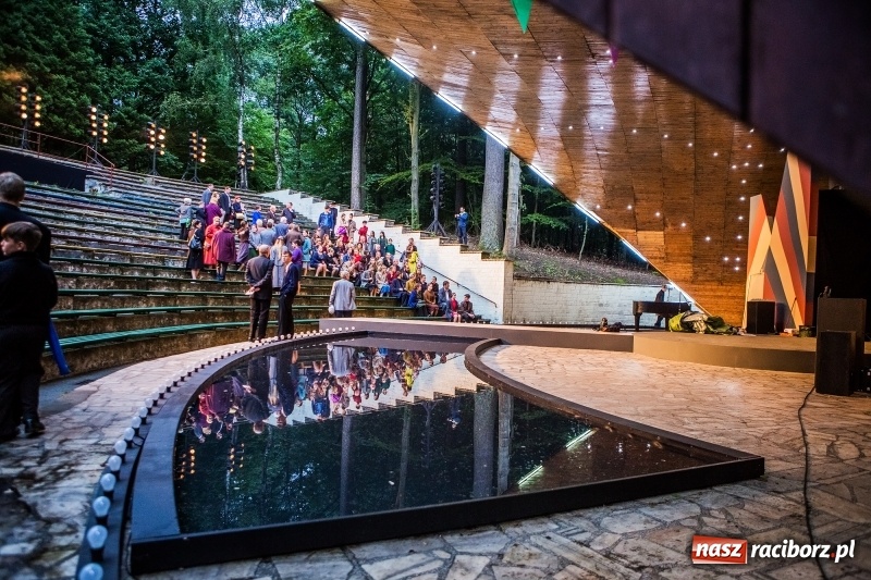 Zdjęcie w galerii na portalu naszraciborz.pl: Zimna Wojna - głośny film Pawła Pawlikowskiego kręcono także w naszym powiecie z udziałem raciborzan wiadomości z regionu