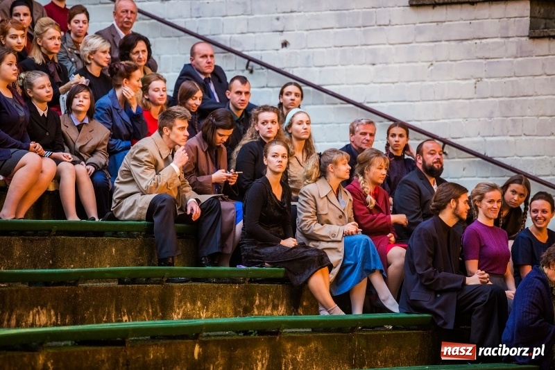 Zdjęcie w galerii na portalu naszraciborz.pl: Zimna Wojna - głośny film Pawła Pawlikowskiego kręcono także w naszym powiecie z udziałem raciborzan wiadomości z regionu