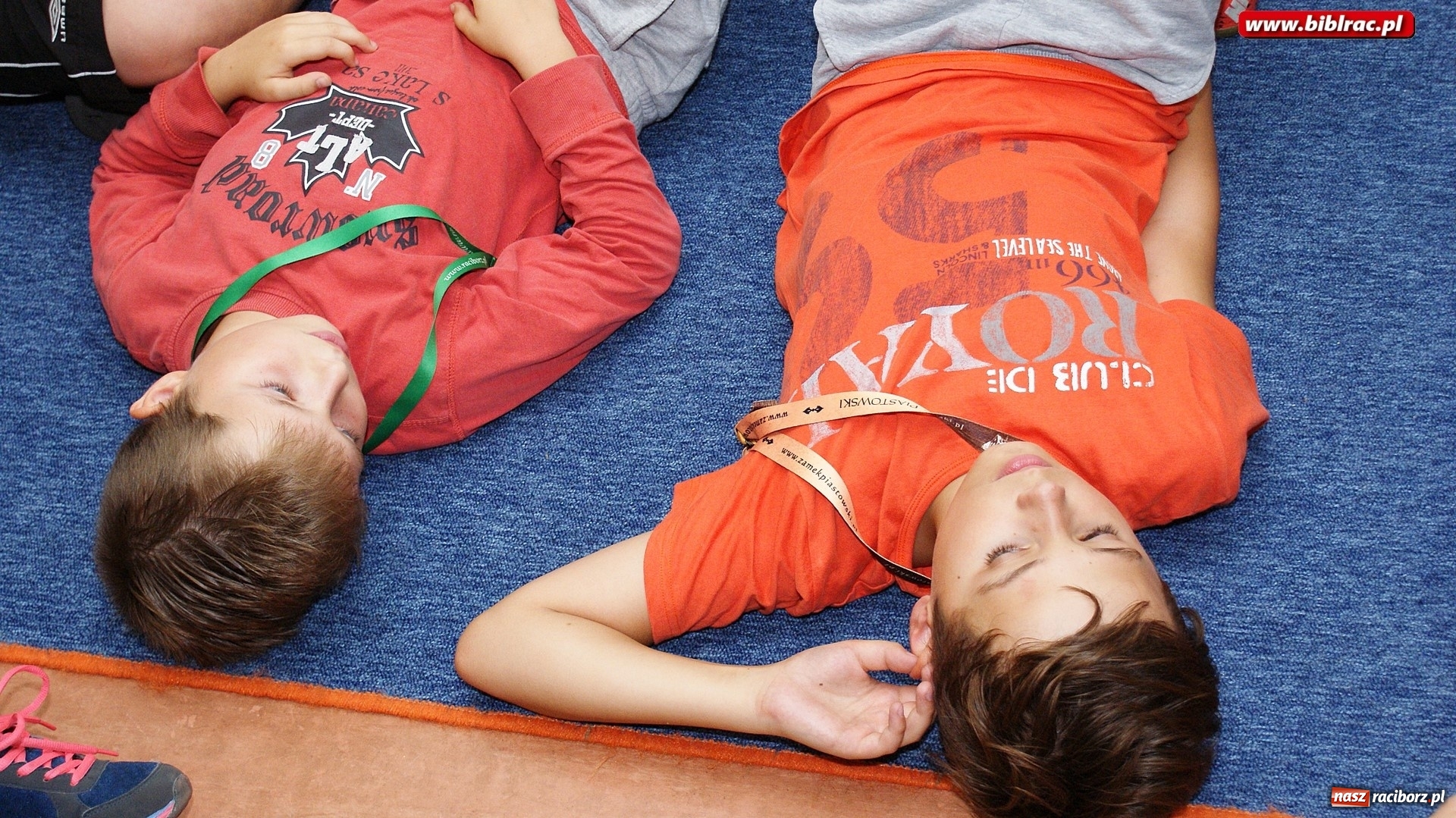 Zdjęcie w galerii na portalu naszraciborz.pl: Smerfy odwiedziły raciborską bibliotekę. Gargamela i Klakiera nie zaproszono wiadomości z regionu