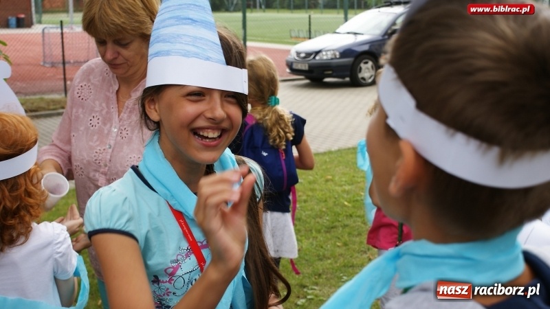 Zdjęcie w galerii na portalu naszraciborz.pl: Smerfy odwiedziły raciborską bibliotekę. Gargamela i Klakiera nie zaproszono wiadomości z regionu