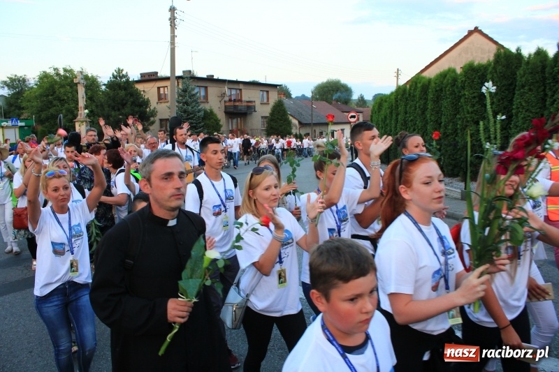 Zdjęcie w galerii na portalu naszraciborz.pl: Lubomscy pielgrzymi wrócili już do domów wiadomości z regionu