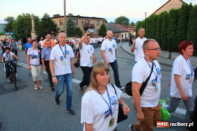 Zdjęcie w galerii na portalu naszraciborz.pl: Lubomscy pielgrzymi wrócili już do domów wiadomości z regionu