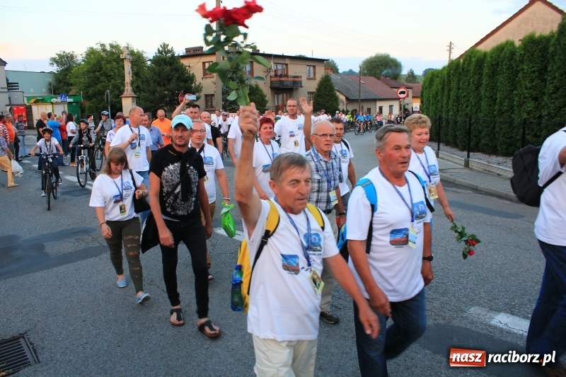 Zdjęcie w galerii na portalu naszraciborz.pl: Lubomscy pielgrzymi wrócili już do domów wiadomości z regionu