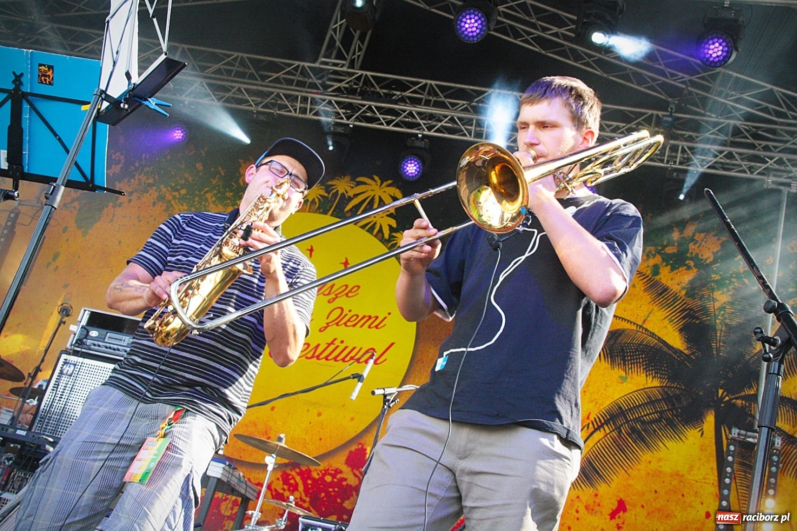 Zdjęcie w galerii na portalu naszraciborz.pl: Najcieplejsze Miejsce na Ziemi. Muzyka reggae na dwa dni zawładnęła Wodzisławiem. FOTORELACJA  wiadomości z regionu