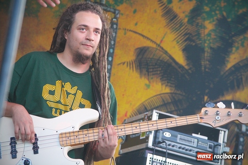 Zdjęcie w galerii na portalu naszraciborz.pl: Najcieplejsze Miejsce na Ziemi. Muzyka reggae na dwa dni zawładnęła Wodzisławiem. FOTORELACJA  wiadomości z regionu