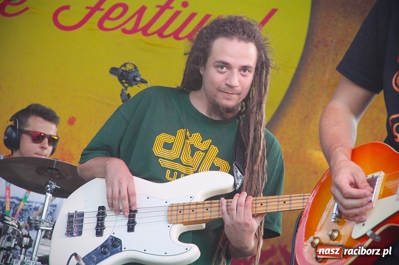 Zdjęcie w galerii na portalu naszraciborz.pl: Najcieplejsze Miejsce na Ziemi. Muzyka reggae na dwa dni zawładnęła Wodzisławiem. FOTORELACJA  wiadomości z regionu