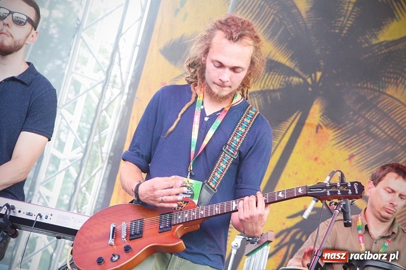 Zdjęcie w galerii na portalu naszraciborz.pl: Najcieplejsze Miejsce na Ziemi. Muzyka reggae na dwa dni zawładnęła Wodzisławiem. FOTORELACJA  wiadomości z regionu