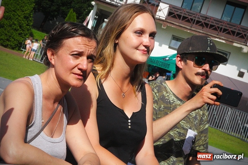 Zdjęcie w galerii na portalu naszraciborz.pl: Najcieplejsze Miejsce na Ziemi. Muzyka reggae na dwa dni zawładnęła Wodzisławiem. FOTORELACJA  wiadomości z regionu