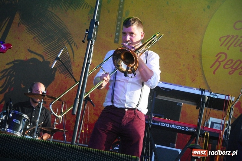 Zdjęcie w galerii na portalu naszraciborz.pl: Najcieplejsze Miejsce na Ziemi. Muzyka reggae na dwa dni zawładnęła Wodzisławiem. FOTORELACJA  wiadomości z regionu