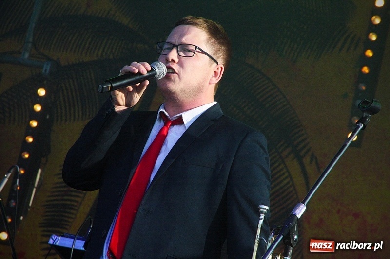 Zdjęcie w galerii na portalu naszraciborz.pl: Najcieplejsze Miejsce na Ziemi. Muzyka reggae na dwa dni zawładnęła Wodzisławiem. FOTORELACJA  wiadomości z regionu