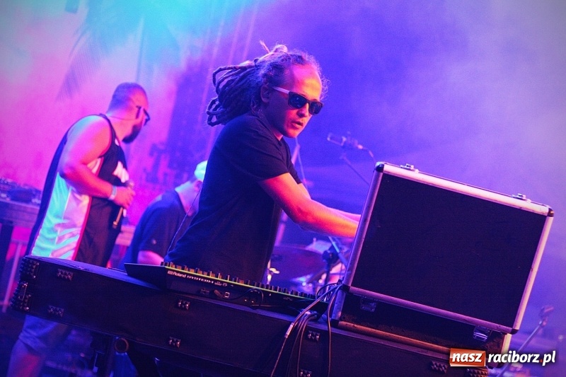 Zdjęcie w galerii na portalu naszraciborz.pl: Najcieplejsze Miejsce na Ziemi. Muzyka reggae na dwa dni zawładnęła Wodzisławiem. FOTORELACJA  wiadomości z regionu