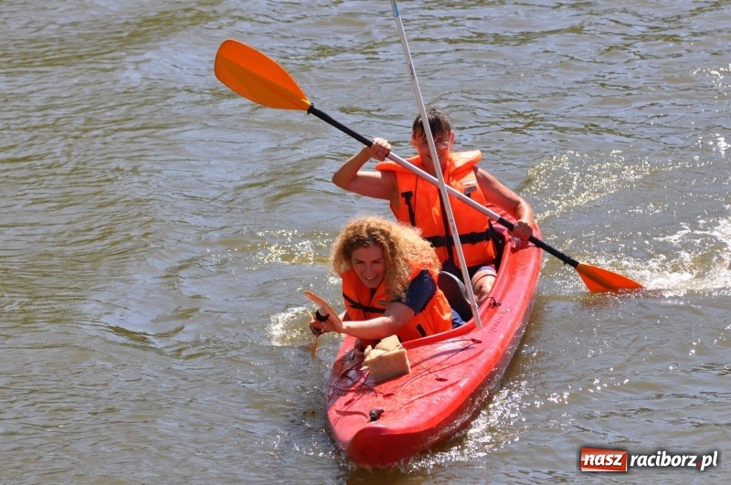 Zdjęcie w galerii na portalu naszraciborz.pl: Slalomem kajakarskim po Odrze w Raciborzu FOTO i WIDEO wiadomości z regionu