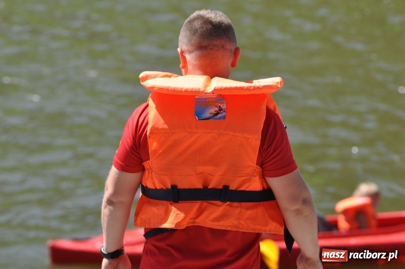 Zdjęcie w galerii na portalu naszraciborz.pl: Slalomem kajakarskim po Odrze w Raciborzu FOTO i WIDEO wiadomości z regionu