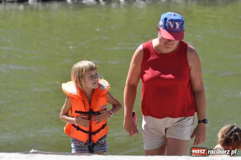 Zdjęcie w galerii na portalu naszraciborz.pl: Slalomem kajakarskim po Odrze w Raciborzu FOTO i WIDEO wiadomości z regionu