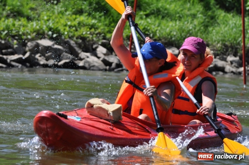 Zdjęcie w galerii na portalu naszraciborz.pl: Slalomem kajakarskim po Odrze w Raciborzu FOTO i WIDEO wiadomości z regionu