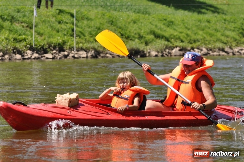 Zdjęcie w galerii na portalu naszraciborz.pl: Slalomem kajakarskim po Odrze w Raciborzu FOTO i WIDEO wiadomości z regionu