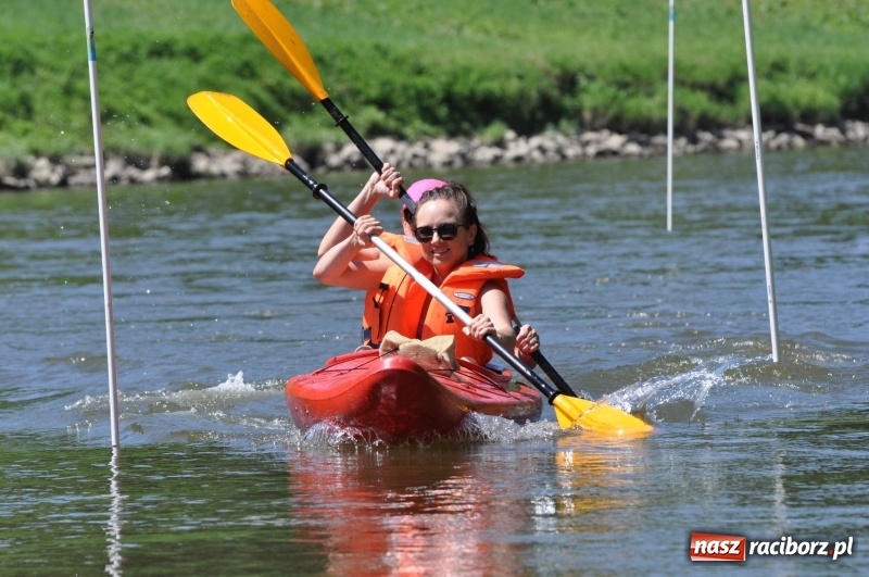 Zdjęcie w galerii na portalu naszraciborz.pl: Slalomem kajakarskim po Odrze w Raciborzu FOTO i WIDEO wiadomości z regionu