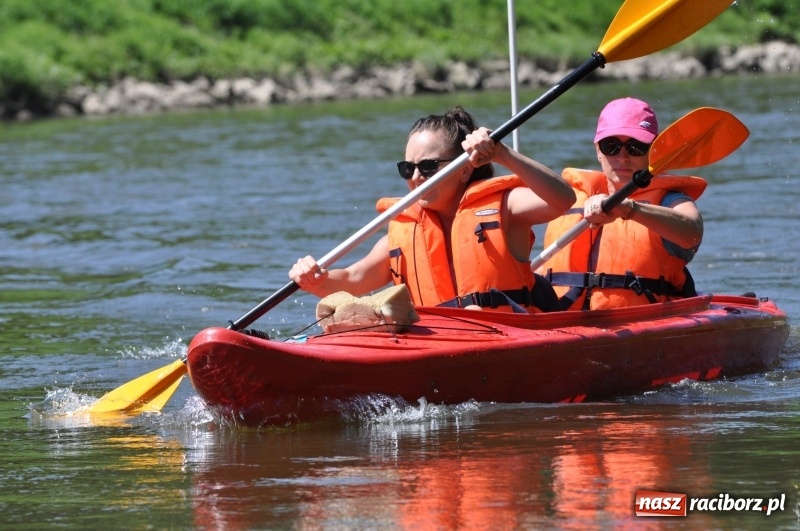 Zdjęcie w galerii na portalu naszraciborz.pl: Slalomem kajakarskim po Odrze w Raciborzu FOTO i WIDEO wiadomości z regionu
