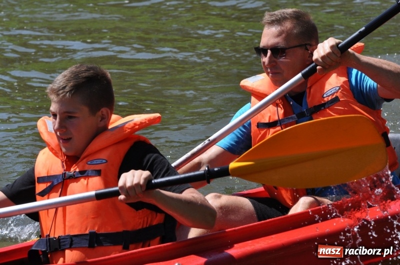 Zdjęcie w galerii na portalu naszraciborz.pl: Slalomem kajakarskim po Odrze w Raciborzu FOTO i WIDEO wiadomości z regionu