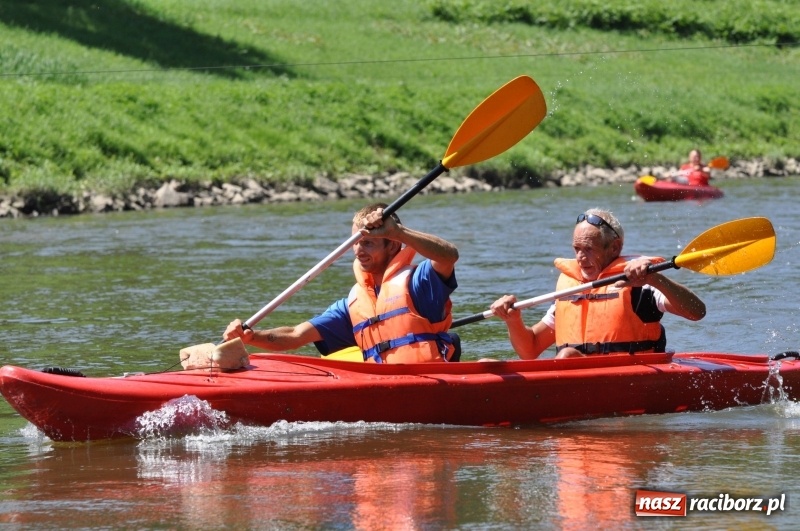 Zdjęcie w galerii na portalu naszraciborz.pl: Slalomem kajakarskim po Odrze w Raciborzu FOTO i WIDEO wiadomości z regionu