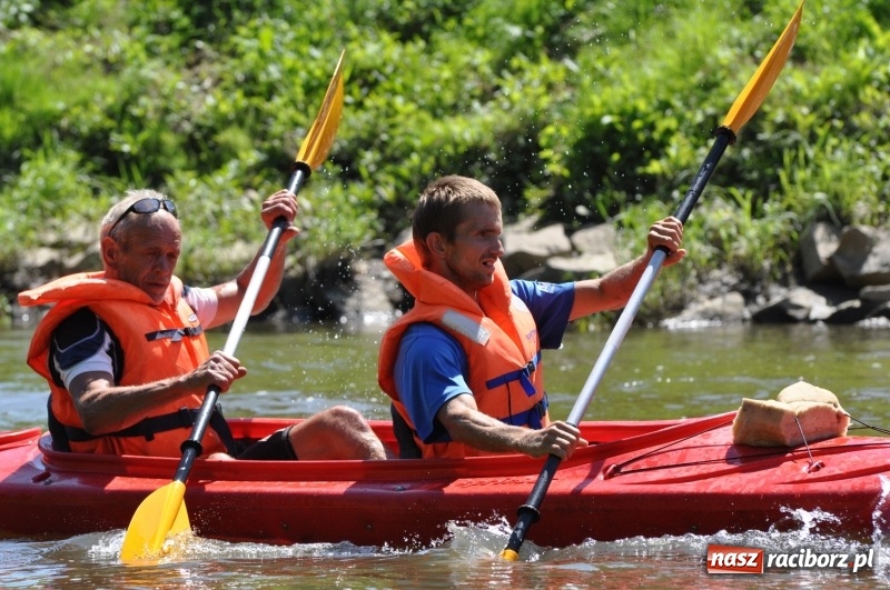 Zdjęcie w galerii na portalu naszraciborz.pl: Slalomem kajakarskim po Odrze w Raciborzu FOTO i WIDEO wiadomości z regionu