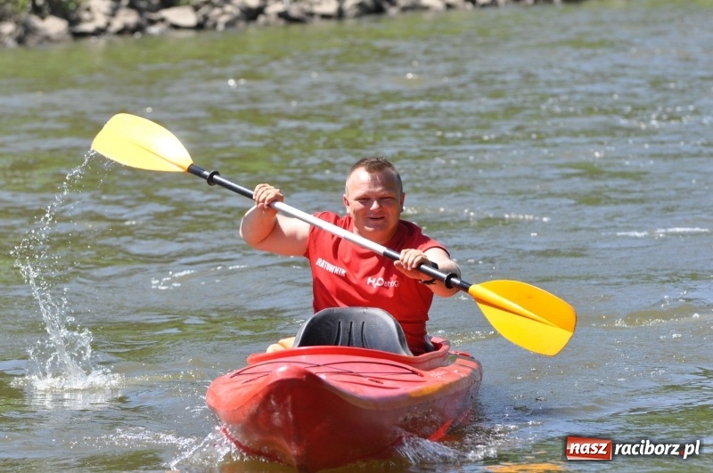 Zdjęcie w galerii na portalu naszraciborz.pl: Slalomem kajakarskim po Odrze w Raciborzu FOTO i WIDEO wiadomości z regionu