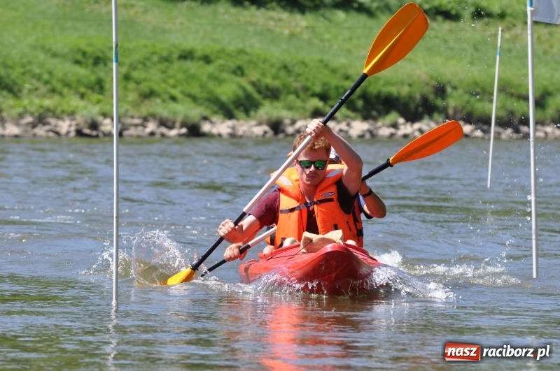 Zdjęcie w galerii na portalu naszraciborz.pl: Slalomem kajakarskim po Odrze w Raciborzu FOTO i WIDEO wiadomości z regionu