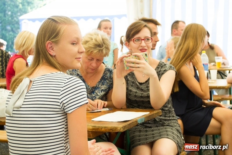 Zdjęcie w galerii na portalu naszraciborz.pl: Drugi dzień obchodów dni Krzanowic. Gwiazdą wieczoru Grzegorz Poloczek wiadomości z regionu