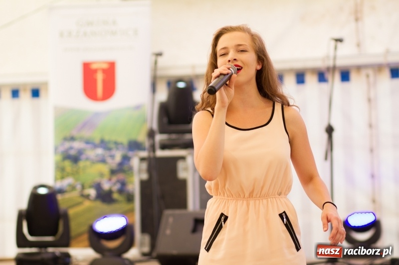 Zdjęcie w galerii na portalu naszraciborz.pl: Drugi dzień obchodów dni Krzanowic. Gwiazdą wieczoru Grzegorz Poloczek wiadomości z regionu